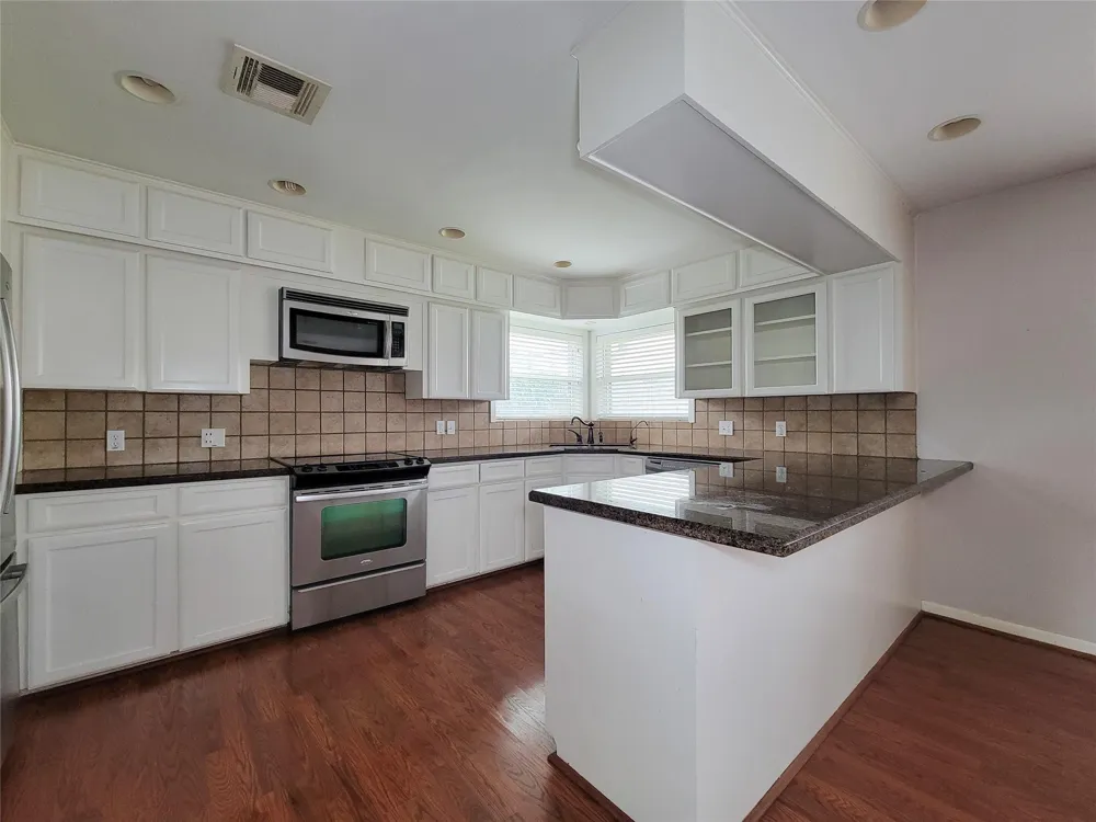 2403 Willowby Houston, TX 77008