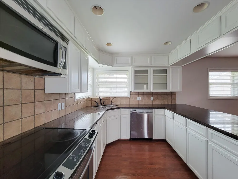 2403 Willowby Houston, TX 77008