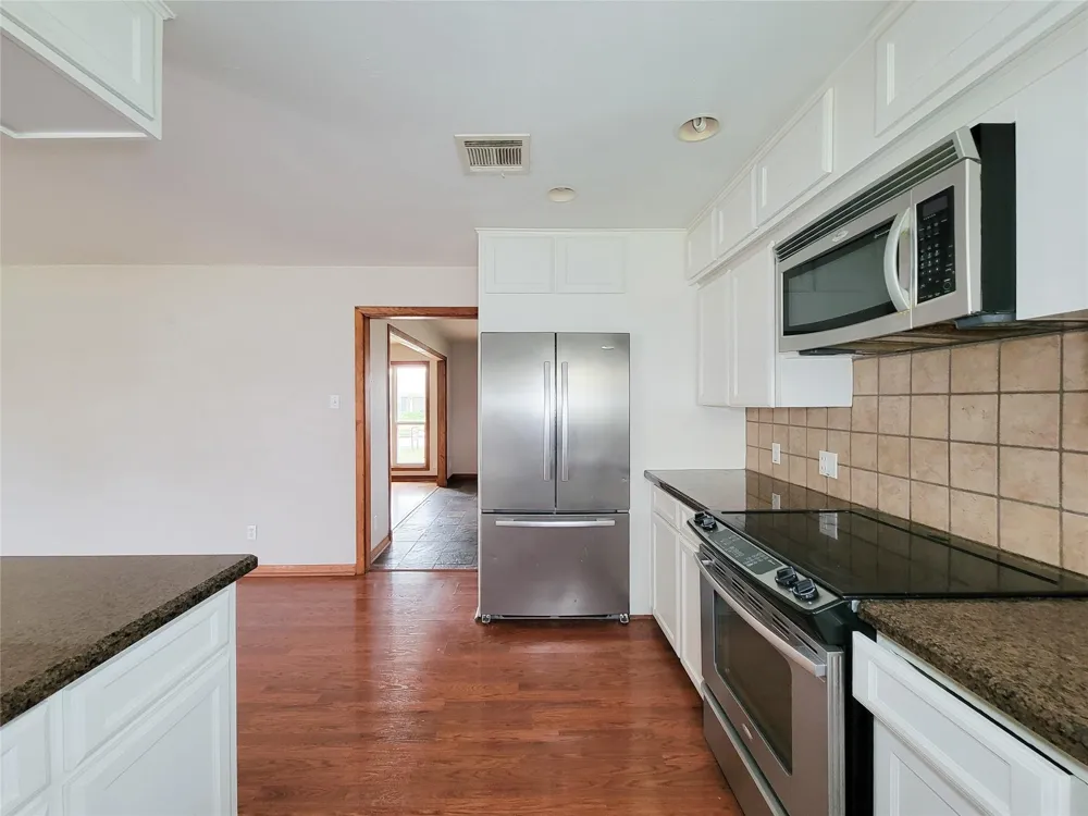 2403 Willowby Houston, TX 77008