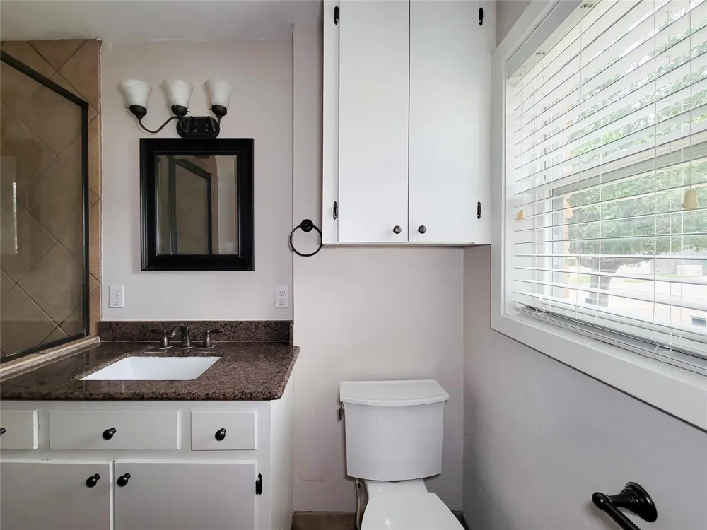 2403 Willowby Houston, TX 77008