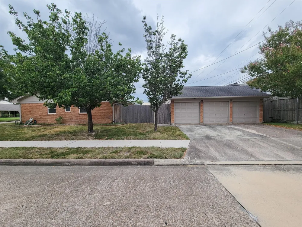 2403 Willowby Houston, TX 77008