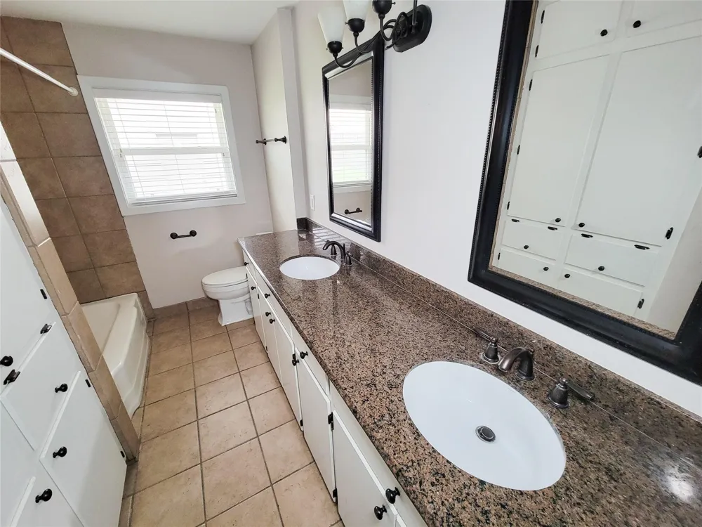 2403 Willowby Houston, TX 77008