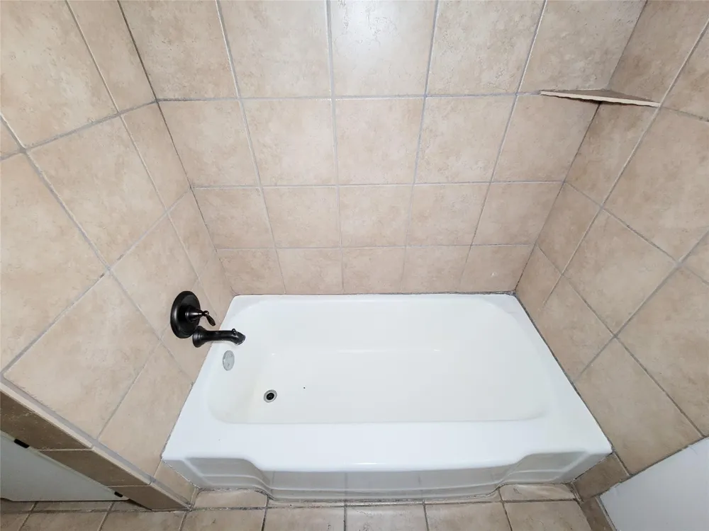 2403 Willowby Houston, TX 77008