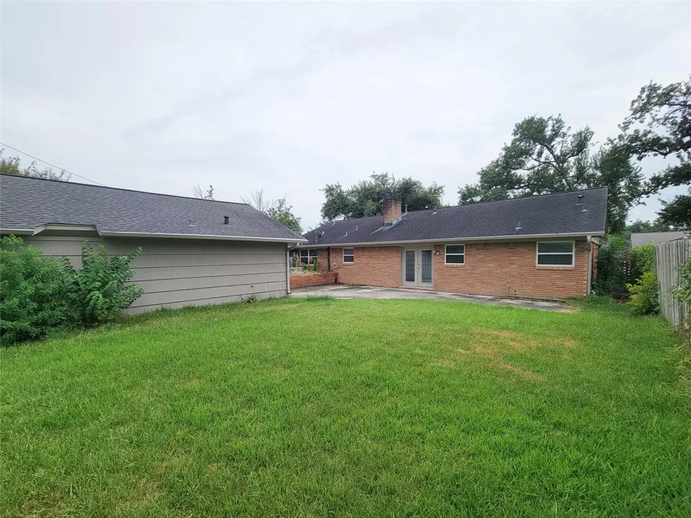 2403 Willowby Houston, TX 77008