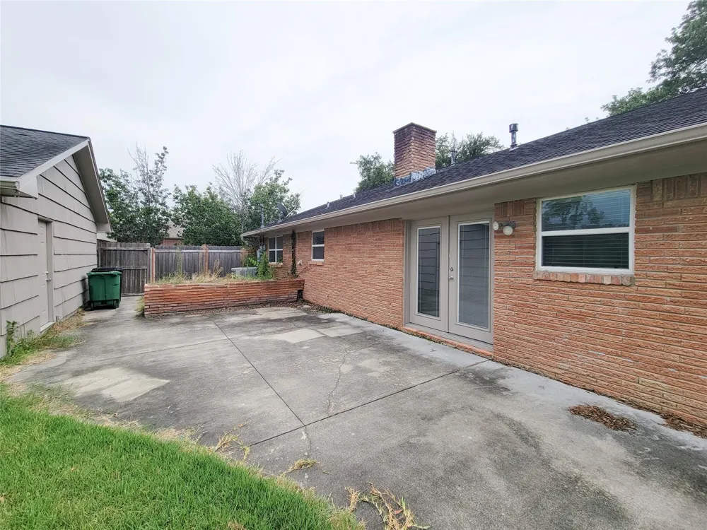 2403 Willowby Houston, TX 77008
