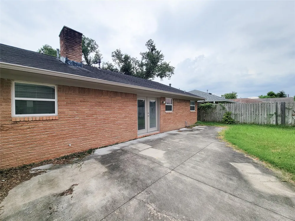 2403 Willowby Houston, TX 77008