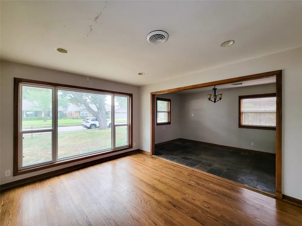 2403 Willowby Houston, TX 77008