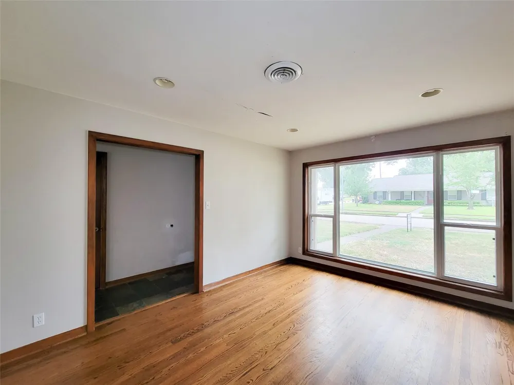 2403 Willowby Houston, TX 77008