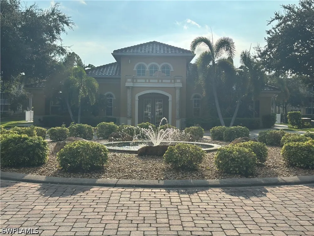 Residence Drive #323 Fort Myers, FL 33901