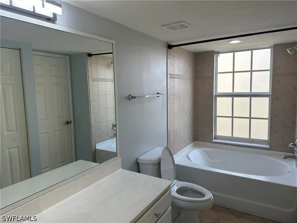 Residence Drive #323 Fort Myers, FL 33901