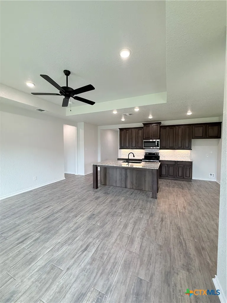 813 Waylon Circle Killeen, TX 76542