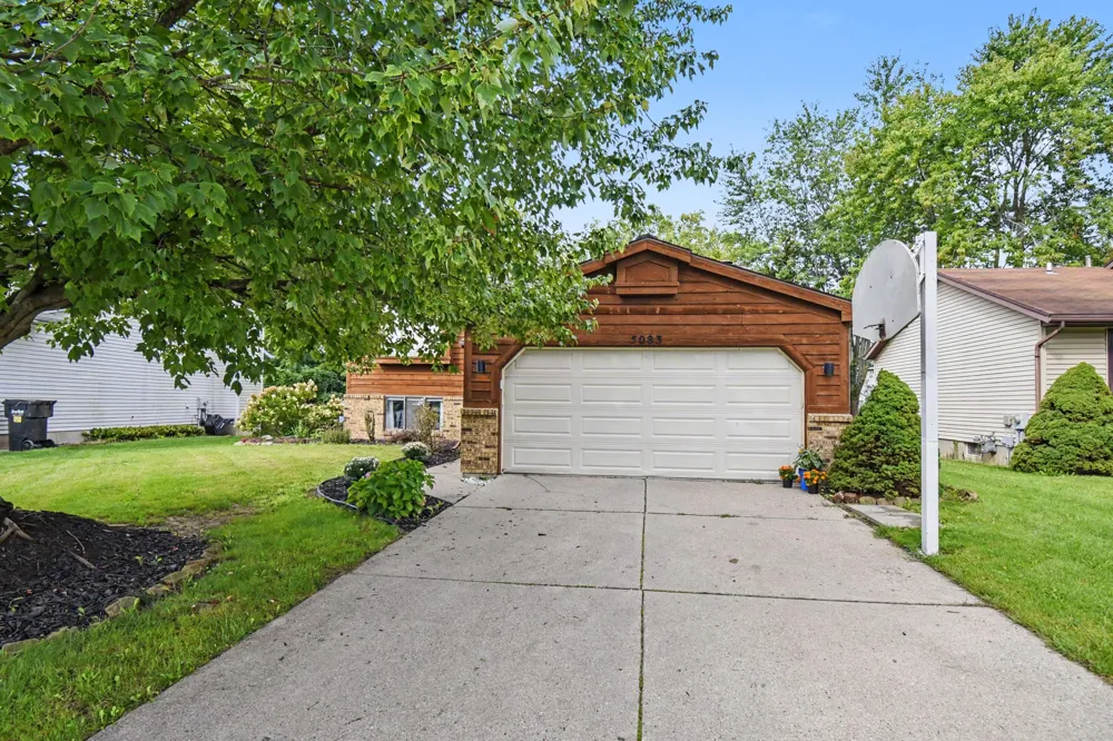 5083 Pillar Creek Avenue SE Kentwood, MI 49508