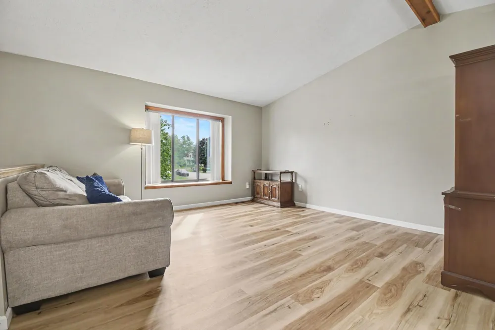 5083 Pillar Creek Avenue SE Kentwood, MI 49508