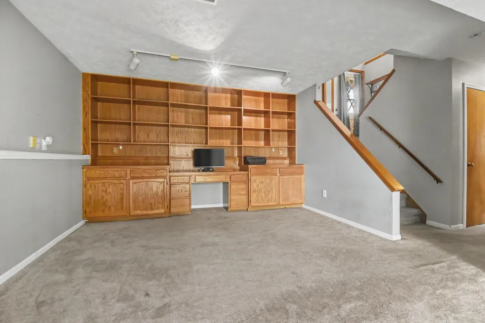 5083 Pillar Creek Avenue SE Kentwood, MI 49508