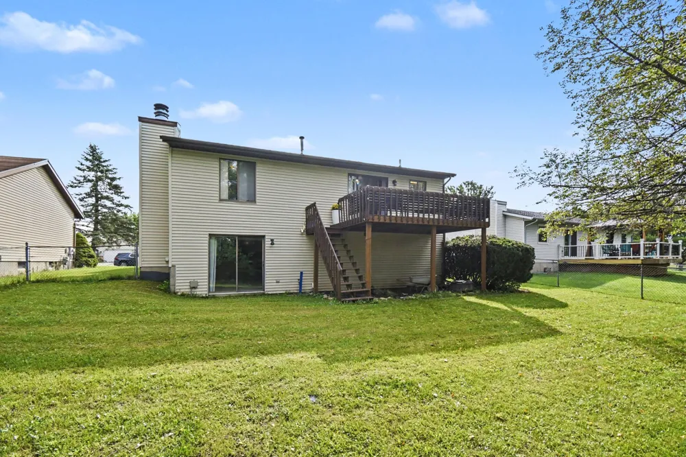 5083 Pillar Creek Avenue SE Kentwood, MI 49508