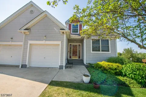 11 Fairchild Ln #11 Unit 11