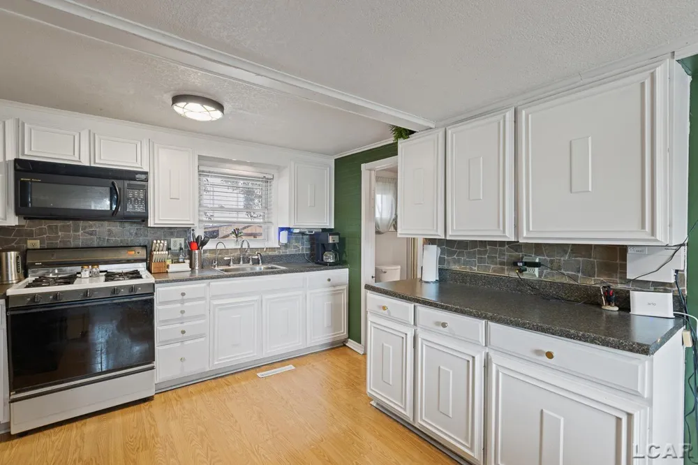 8416 Seneca Highway Seneca Township, MI 49256