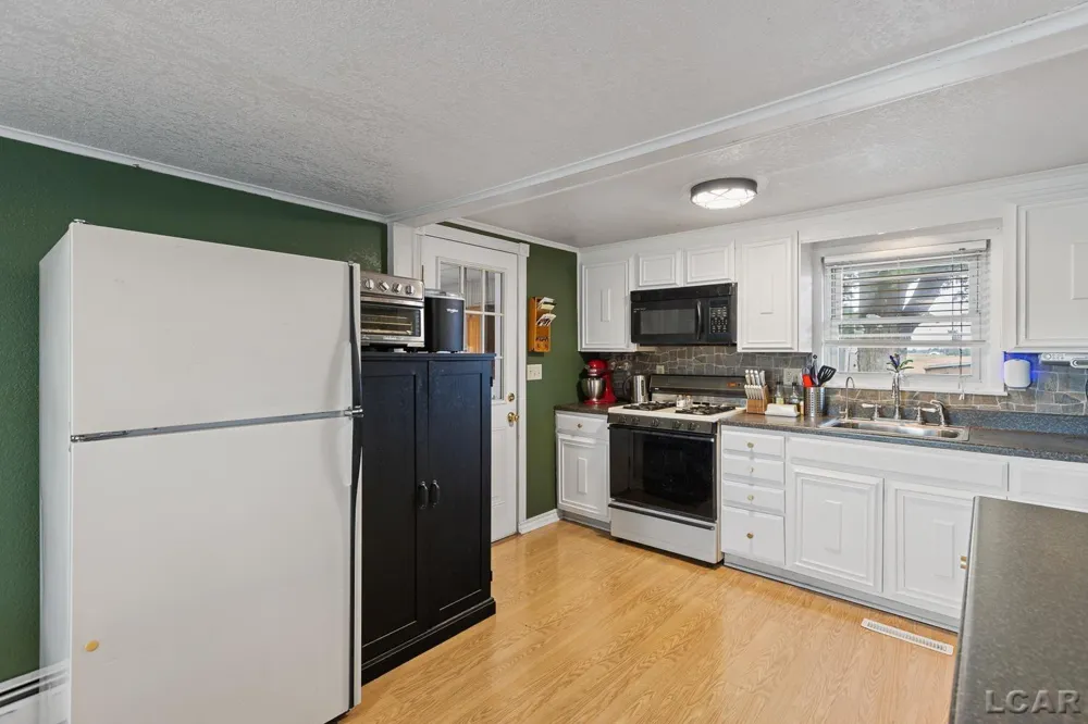 8416 Seneca Highway Seneca Township, MI 49256