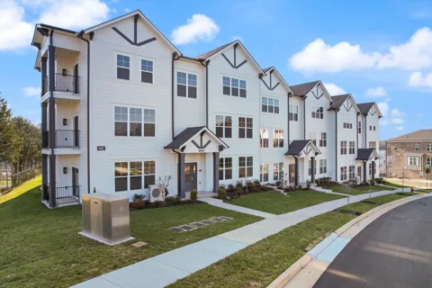 482 Portsdale Dr #17