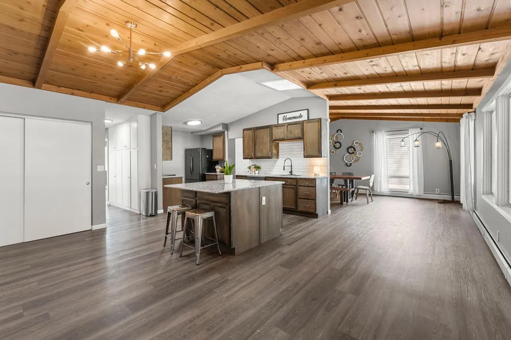 7008 35th Avenue Crystal, MN 55427