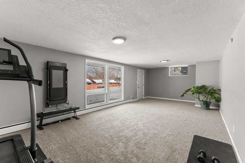 7008 35th Avenue Crystal, MN 55427
