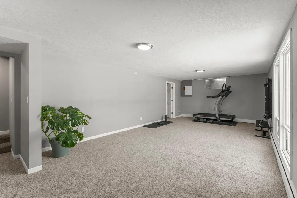 7008 35th Avenue Crystal, MN 55427