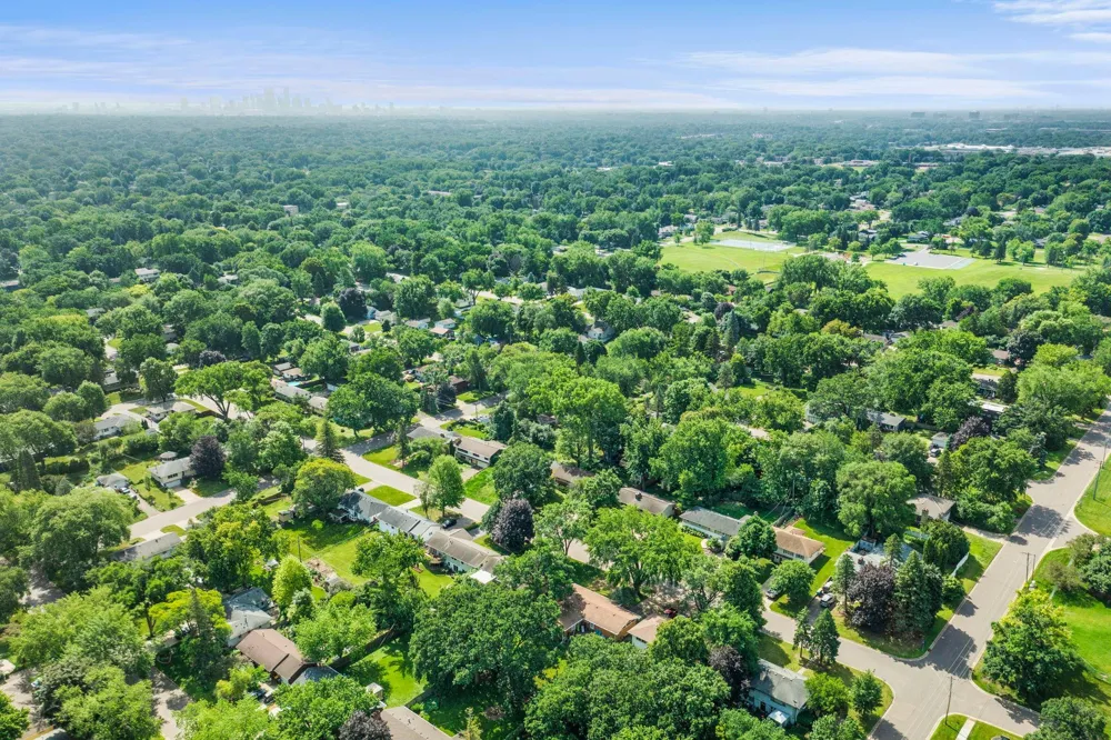 7008 35th Avenue Crystal, MN 55427