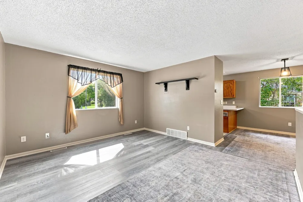 416 Central Street W Detroit Lakes, MN 56501