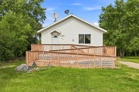 416 Central Street W