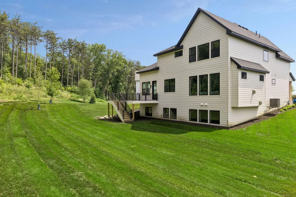 7176 61st S Cottage Grove, MN 55016