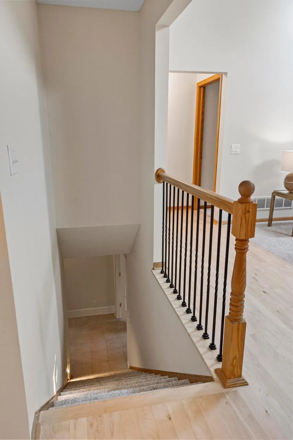2452 Eagle Valley Drive Woodbury, MN 55129