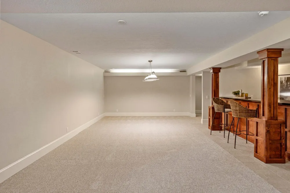 2452 Eagle Valley Drive Woodbury, MN 55129