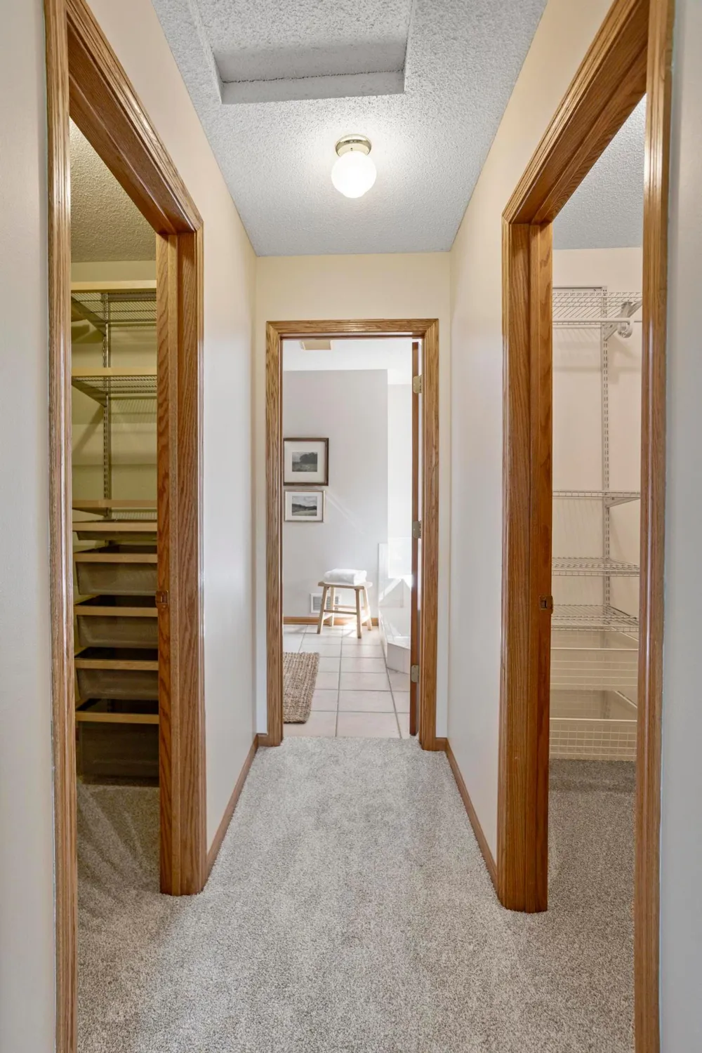 2452 Eagle Valley Drive Woodbury, MN 55129