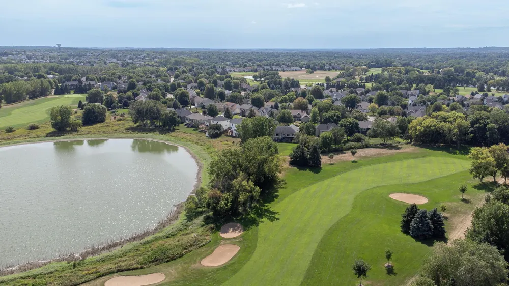 2452 Eagle Valley Drive Woodbury, MN 55129