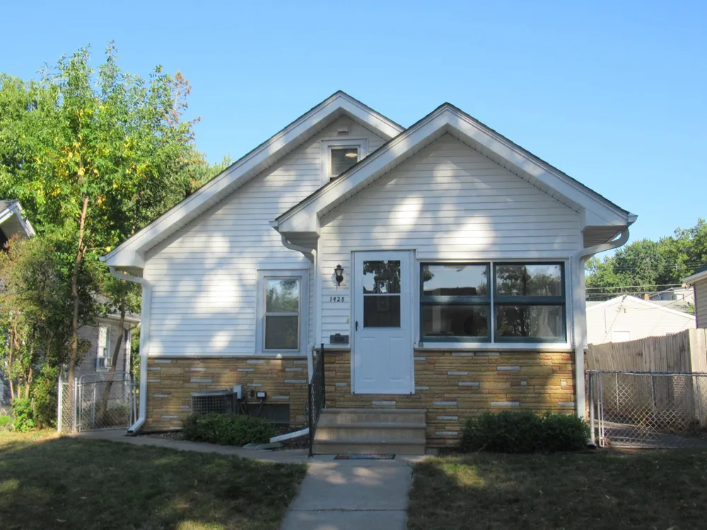 1428 Hazel Street Saint Paul, MN 55119