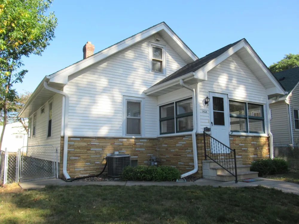 1428 Hazel Street Saint Paul, MN 55119