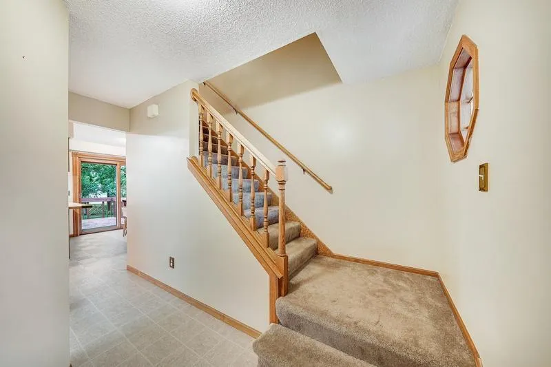 14246 Dearborn Path Rosemount, MN 55068
