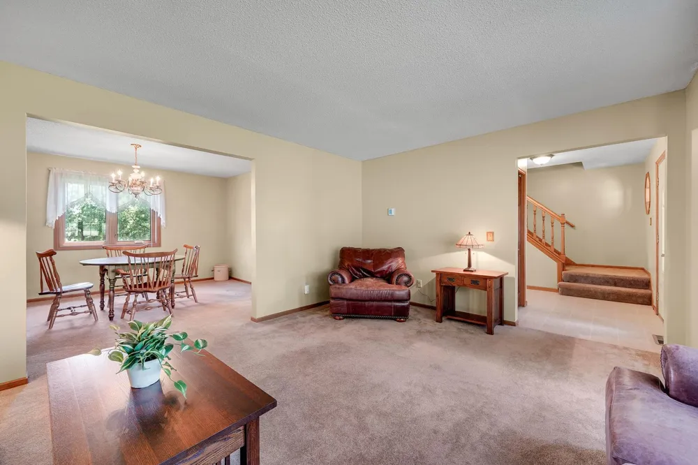14246 Dearborn Path Rosemount, MN 55068
