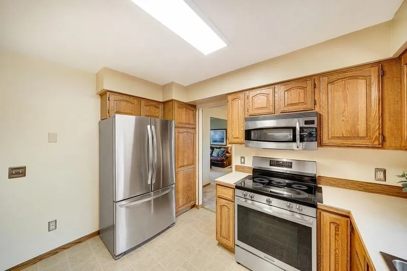 14246 Dearborn Path Rosemount, MN 55068