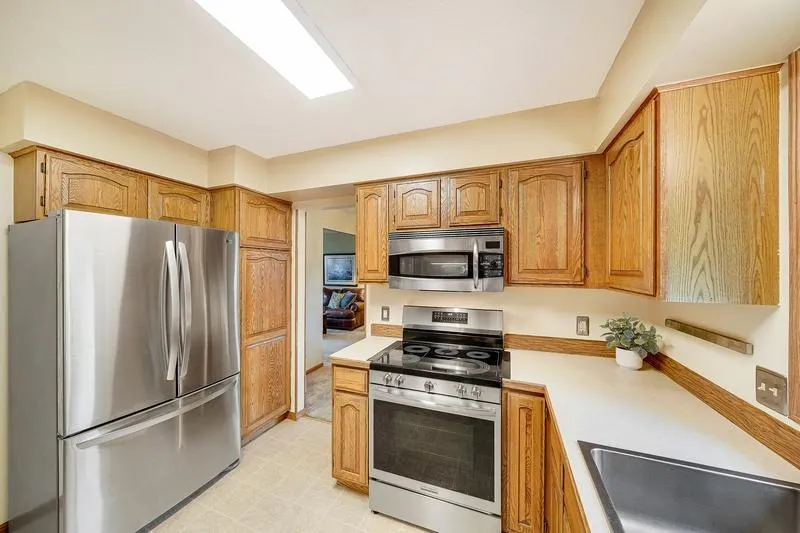 14246 Dearborn Path Rosemount, MN 55068