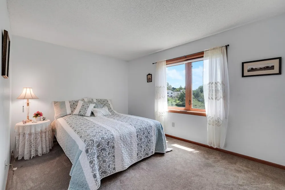 14246 Dearborn Path Rosemount, MN 55068
