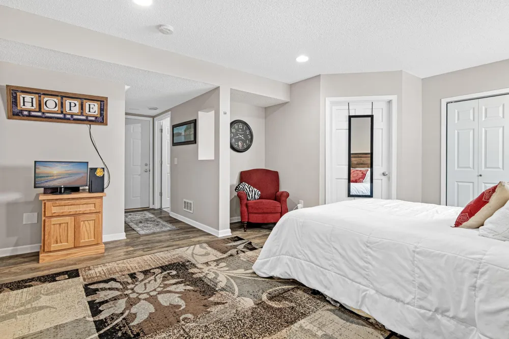 421 E Lake Street Waconia, MN 55387