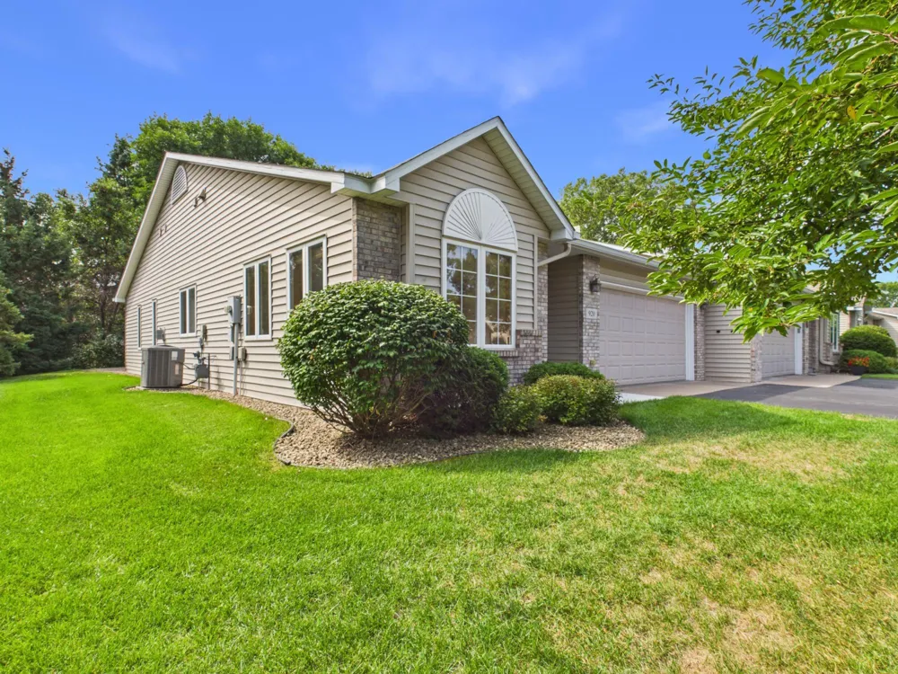 920 Evergreen Court Vadnais Heights, MN 55127