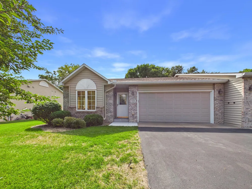 920 Evergreen Court Vadnais Heights, MN 55127