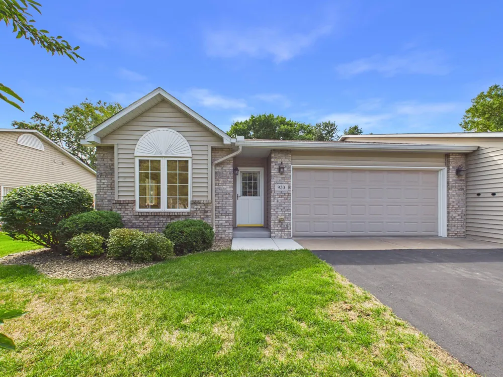 920 Evergreen Court Vadnais Heights, MN 55127