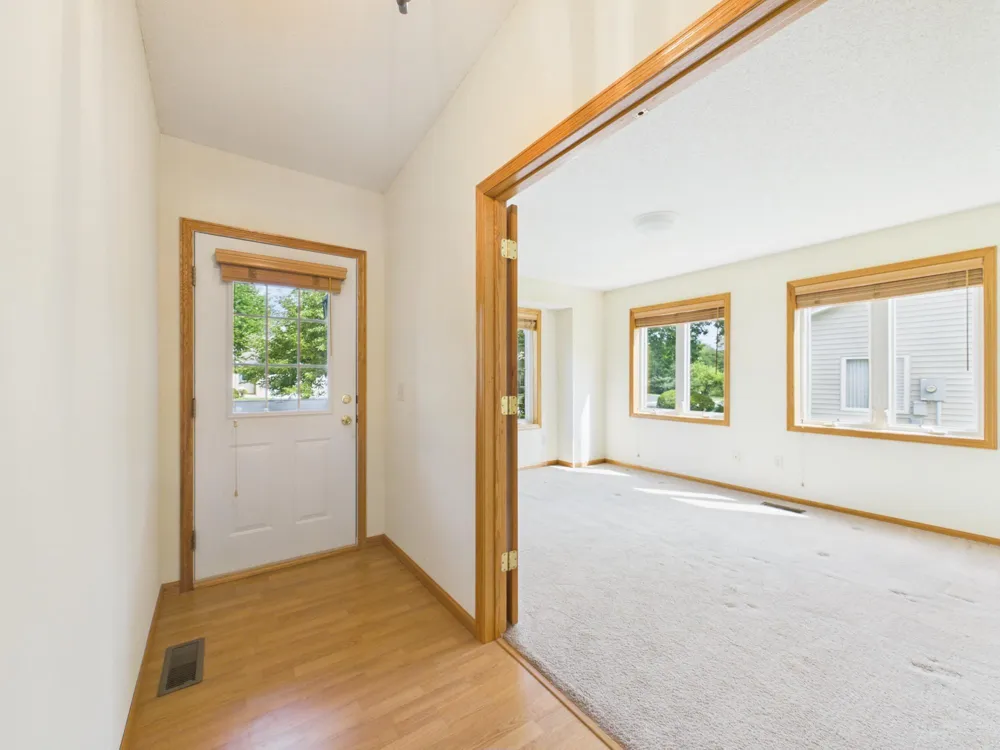920 Evergreen Court Vadnais Heights, MN 55127