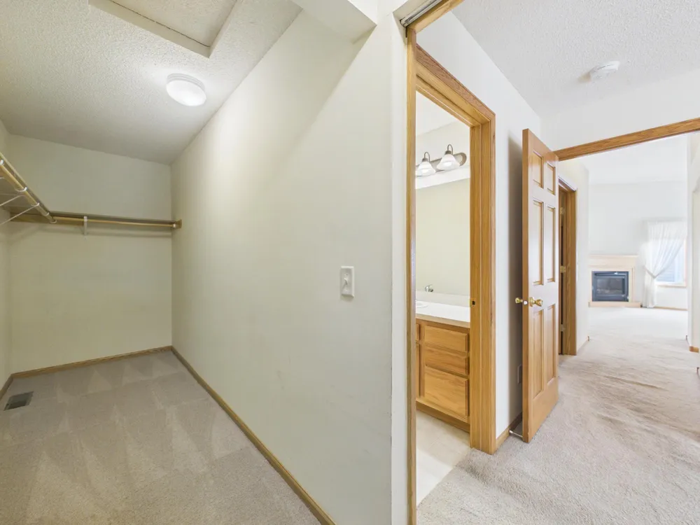920 Evergreen Court Vadnais Heights, MN 55127