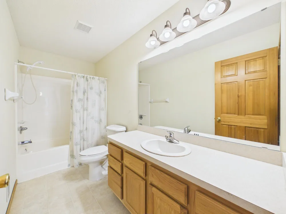 920 Evergreen Court Vadnais Heights, MN 55127