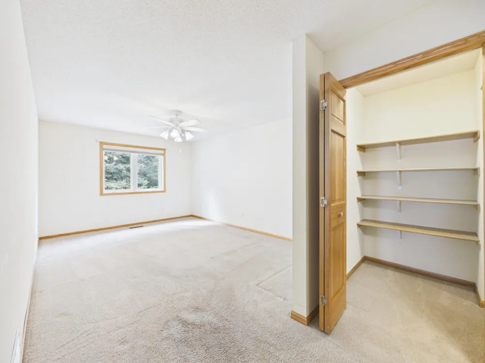 920 Evergreen Court Vadnais Heights, MN 55127
