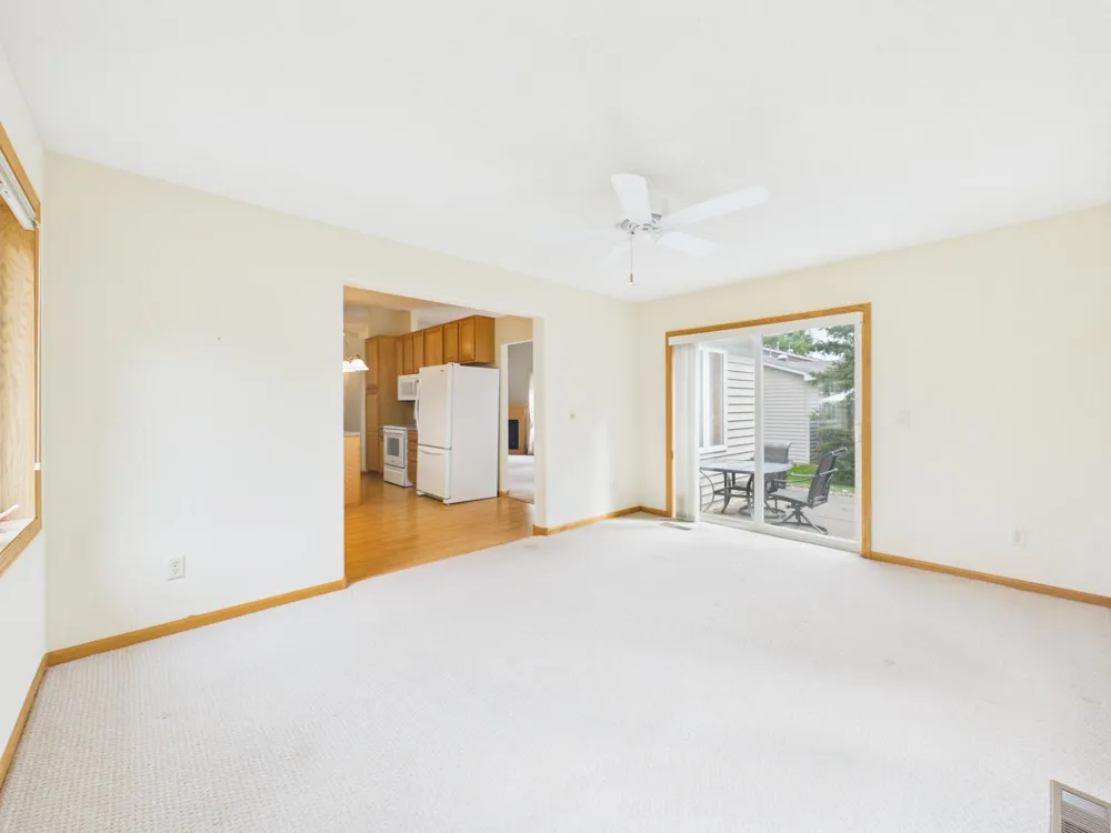 920 Evergreen Court Vadnais Heights, MN 55127
